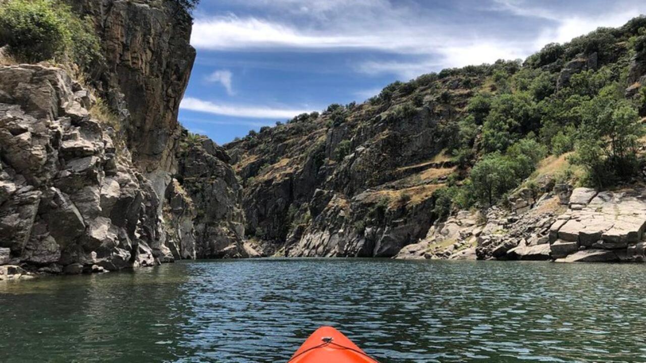 El Lago Cervera de Buitrago Extérieur photo