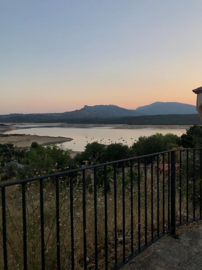 El Lago Cervera de Buitrago Extérieur photo